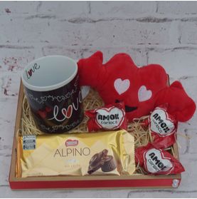 Kit Coração Caneca e Chocolates para Os Namorados Love