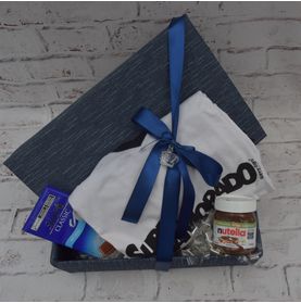 Kit com Pijama e Chocolates para Um Super Namorado