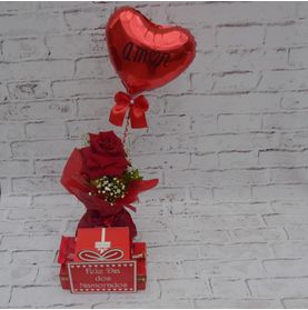 Kit Rosa Balão e Chocolates para Minha Namorada