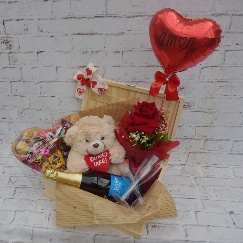 bau-com-rosa-balao-urso-espimante-e-chocolates-para-meu -amor-1