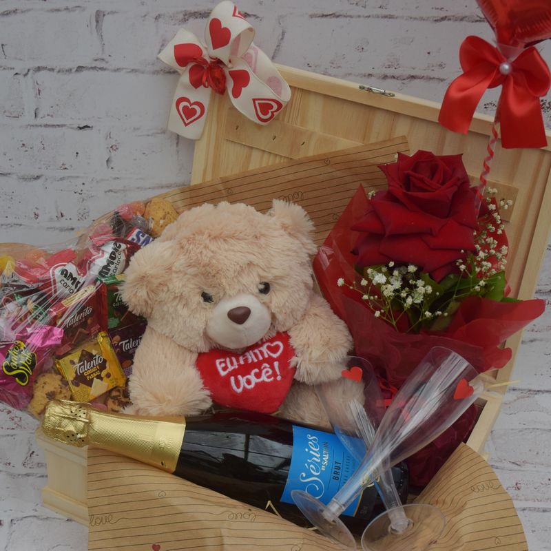 bau-com-rosa-balao-urso-espimante-e-chocolates-para-meu -amor-2