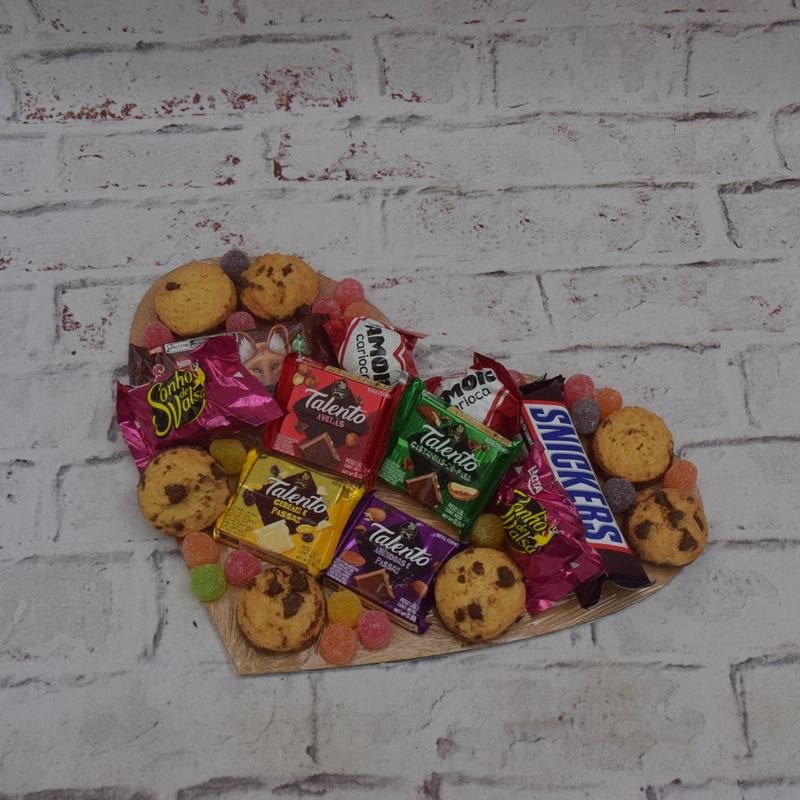 bau-com-rosa-balao-urso-espimante-e-chocolates-para-meu -amor-4