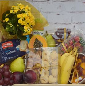 Cesta de Frutas Suco e Amanteigados para Uma Mulher Especial C/bubble