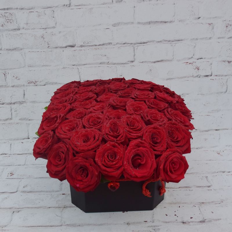 arranjo-com-50-rosas-colombianas-para-conquistar-uma-mulher-1