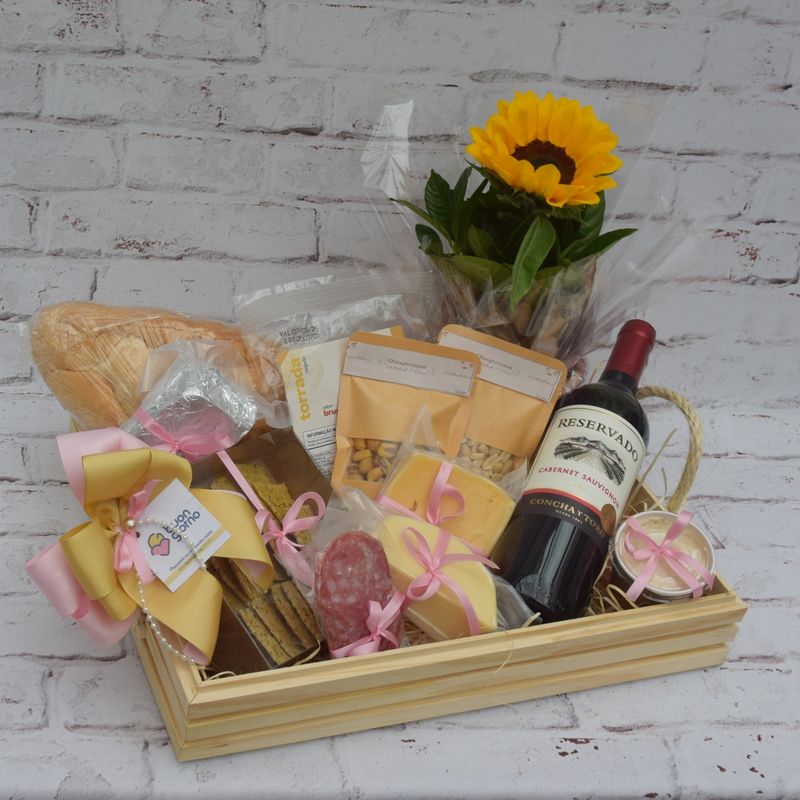 cesta-de-petiscos-e -queijos-paladar-sofisticado-COM-VINHO-3