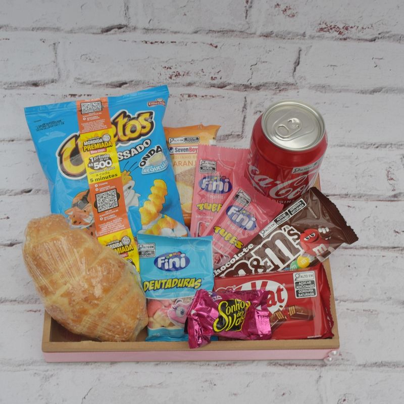 kit-doce-encanto-com-doces-e-coca-cola-para-menina-1
