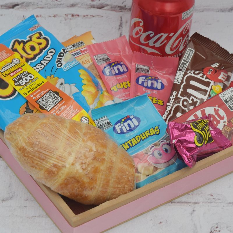kit-doce-encanto-com-doces-e-coca-cola-para-menina-4