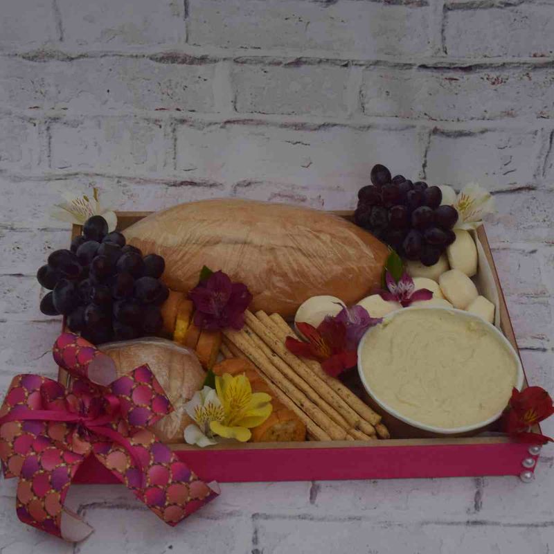 graze-box-com- paes-torrada-e- fondue-de-queijo-1