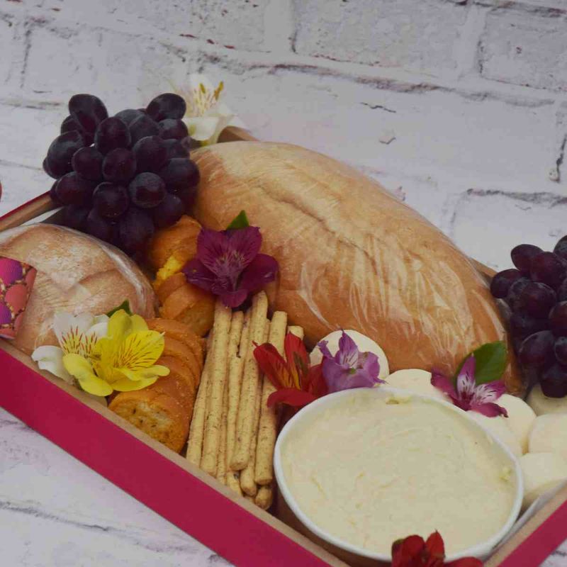 graze-box-com- paes-torrada-e- fondue-de-queijo-4