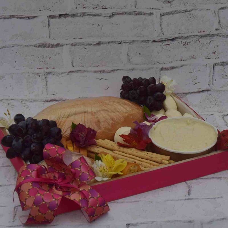 graze-box-com- paes-torrada-e- fondue-de-queijo-5