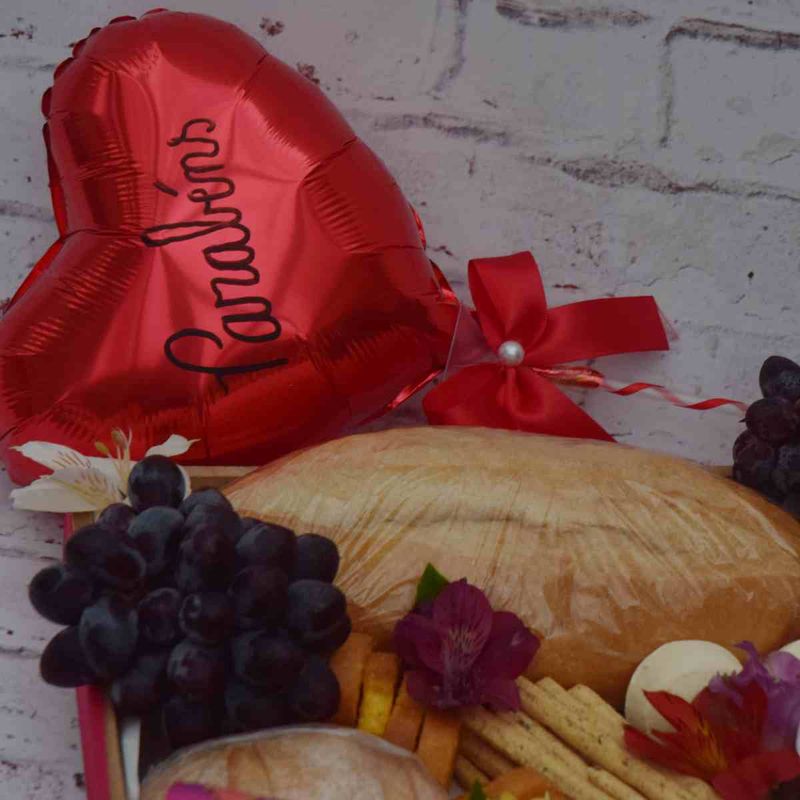 graze-box-com- paes-torrada-e- fondue-de-queijo-2
