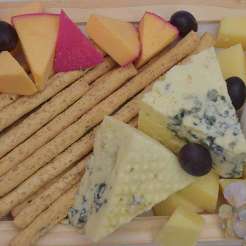 tabua-de-queijos-petiscos-e-pate-delicioso-no-seu-aniversario-6