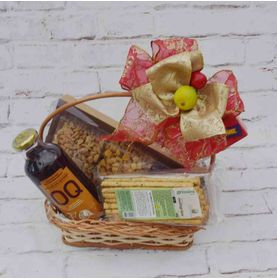 Cesta de Natal Simples com Suco Mix de Grãos e Bombom